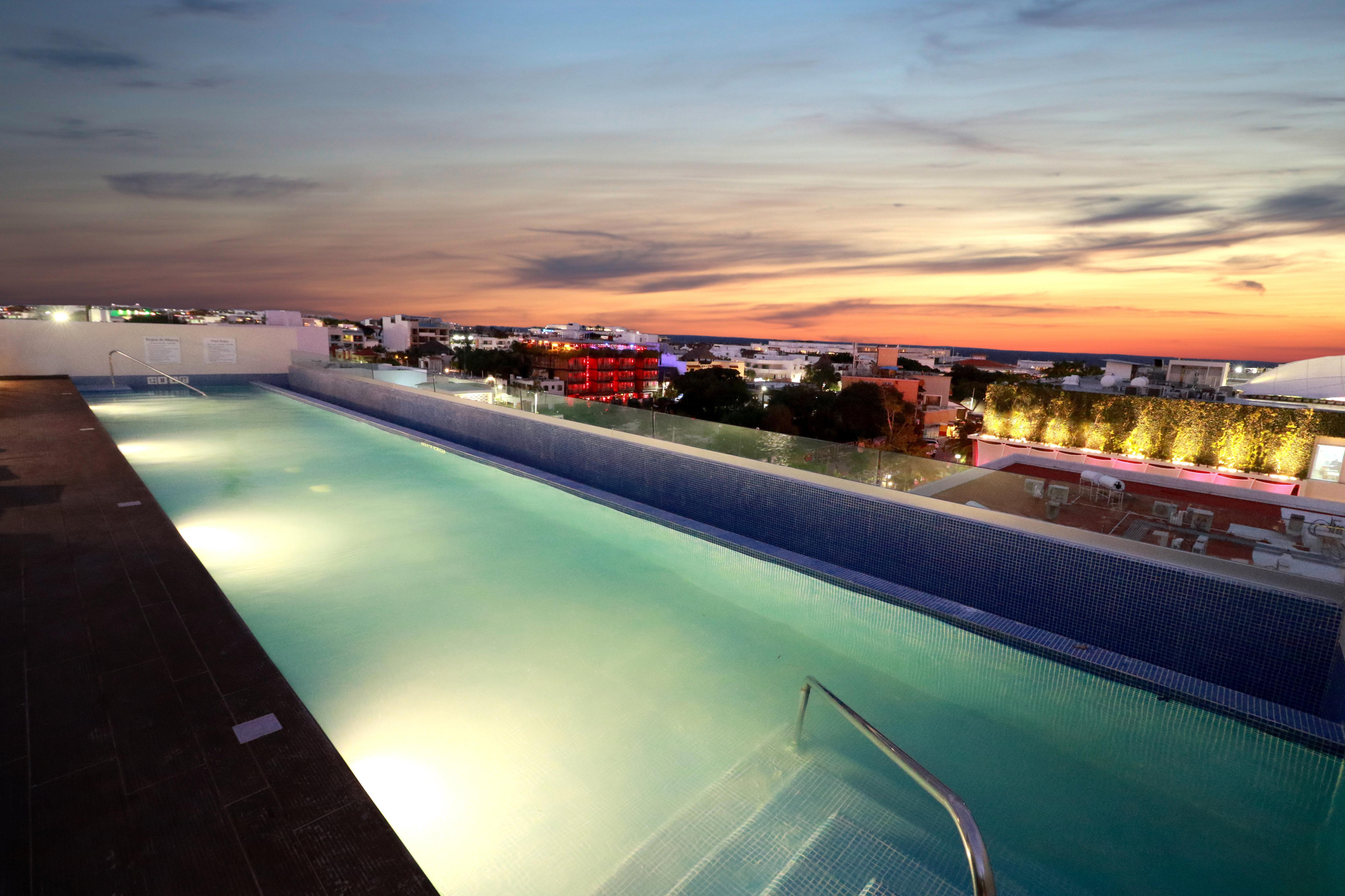 Holiday Inn Express & Suites - Playa Del Carmen By Ihg Exterior photo