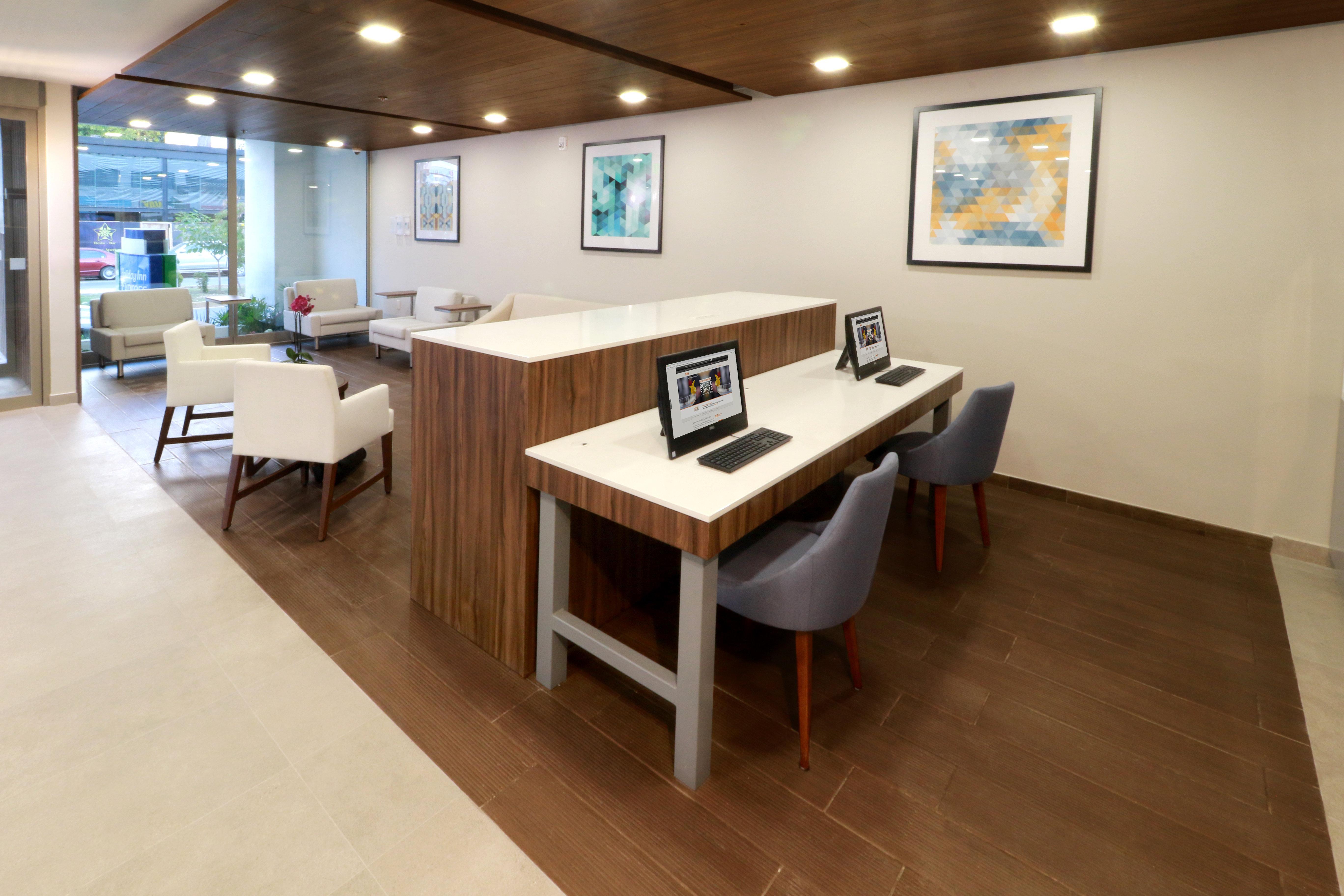 Holiday Inn Express & Suites - Playa Del Carmen By Ihg Exterior photo