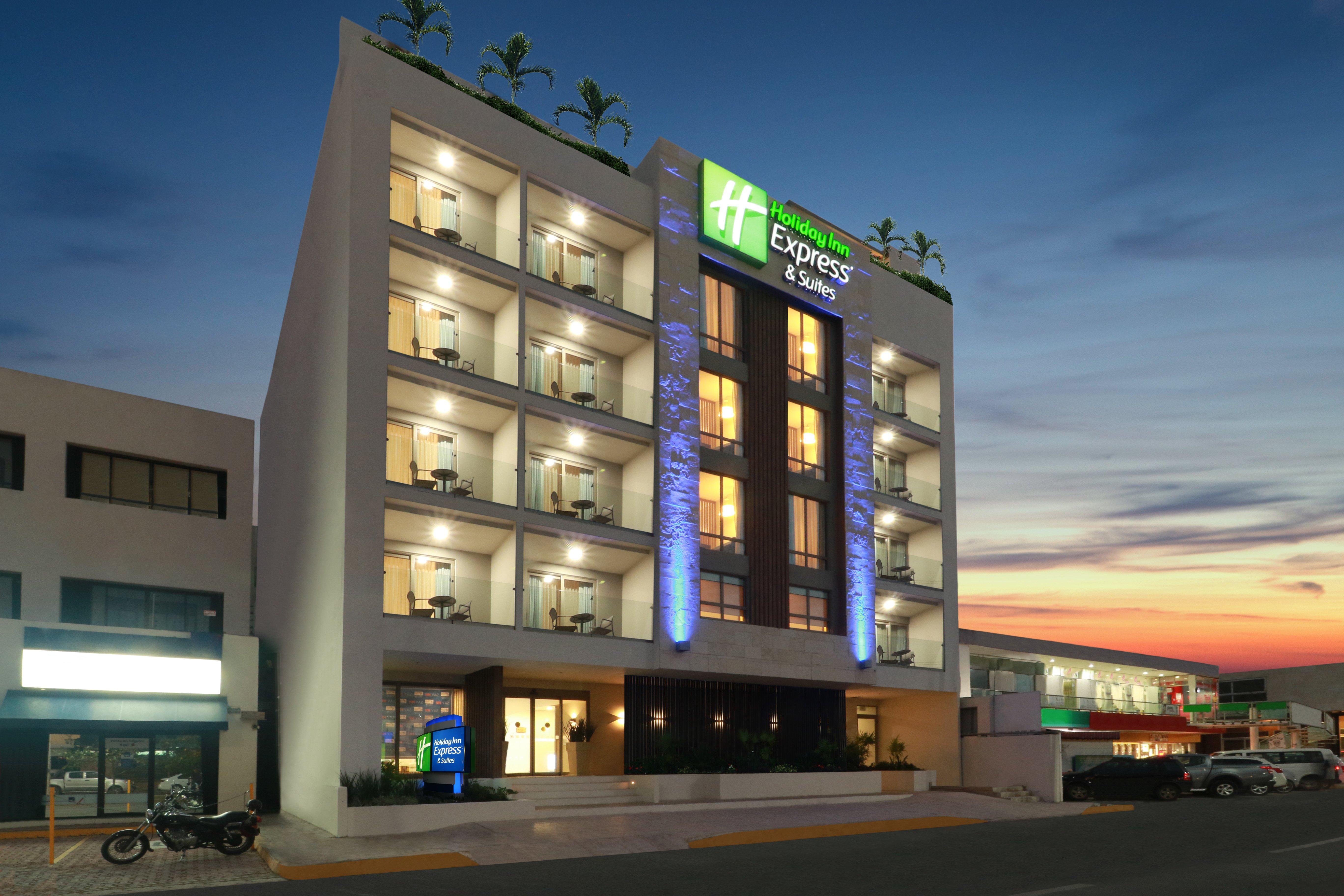 Holiday Inn Express & Suites - Playa Del Carmen By Ihg Exterior photo