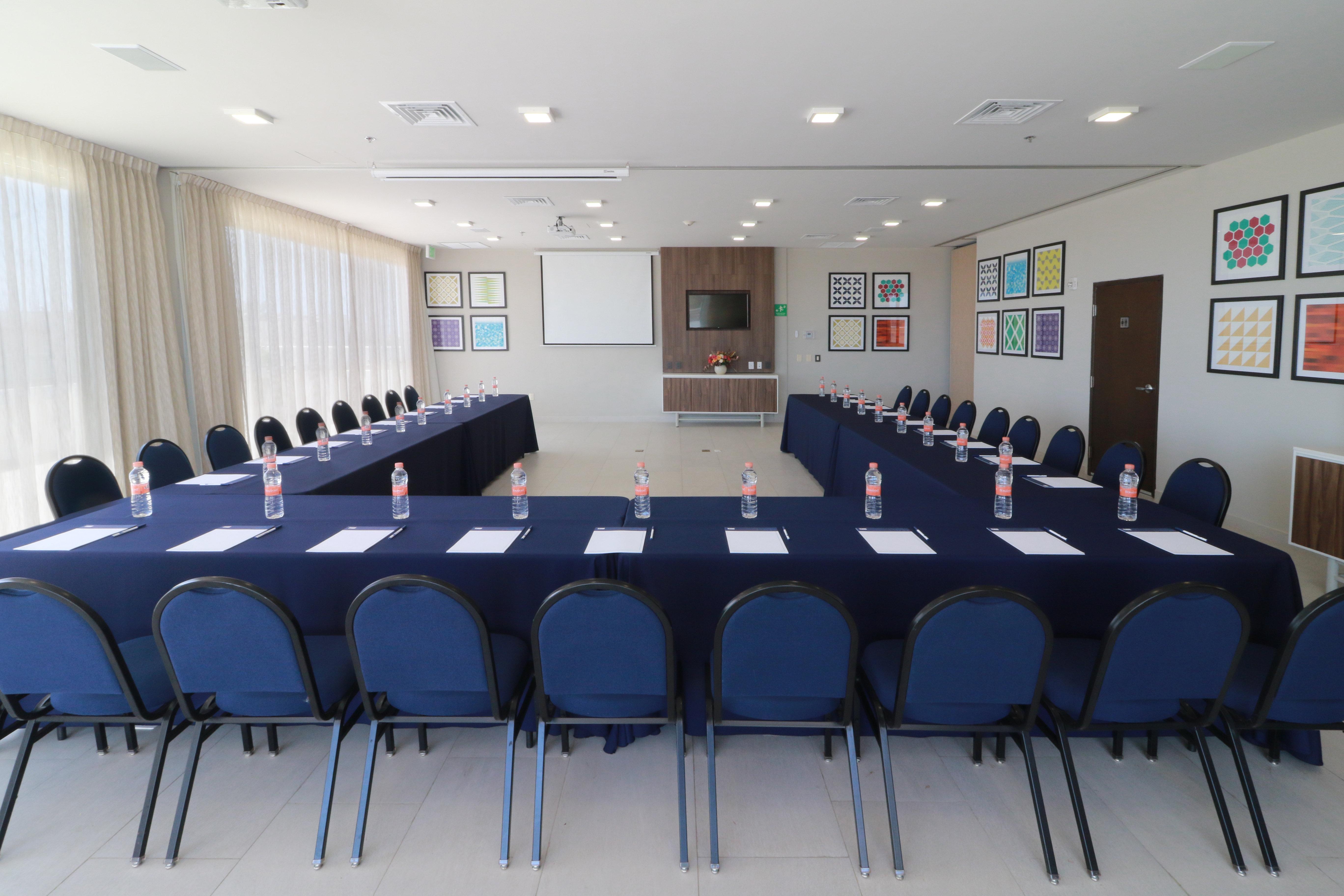 Holiday Inn Express & Suites - Playa Del Carmen By Ihg Exterior photo