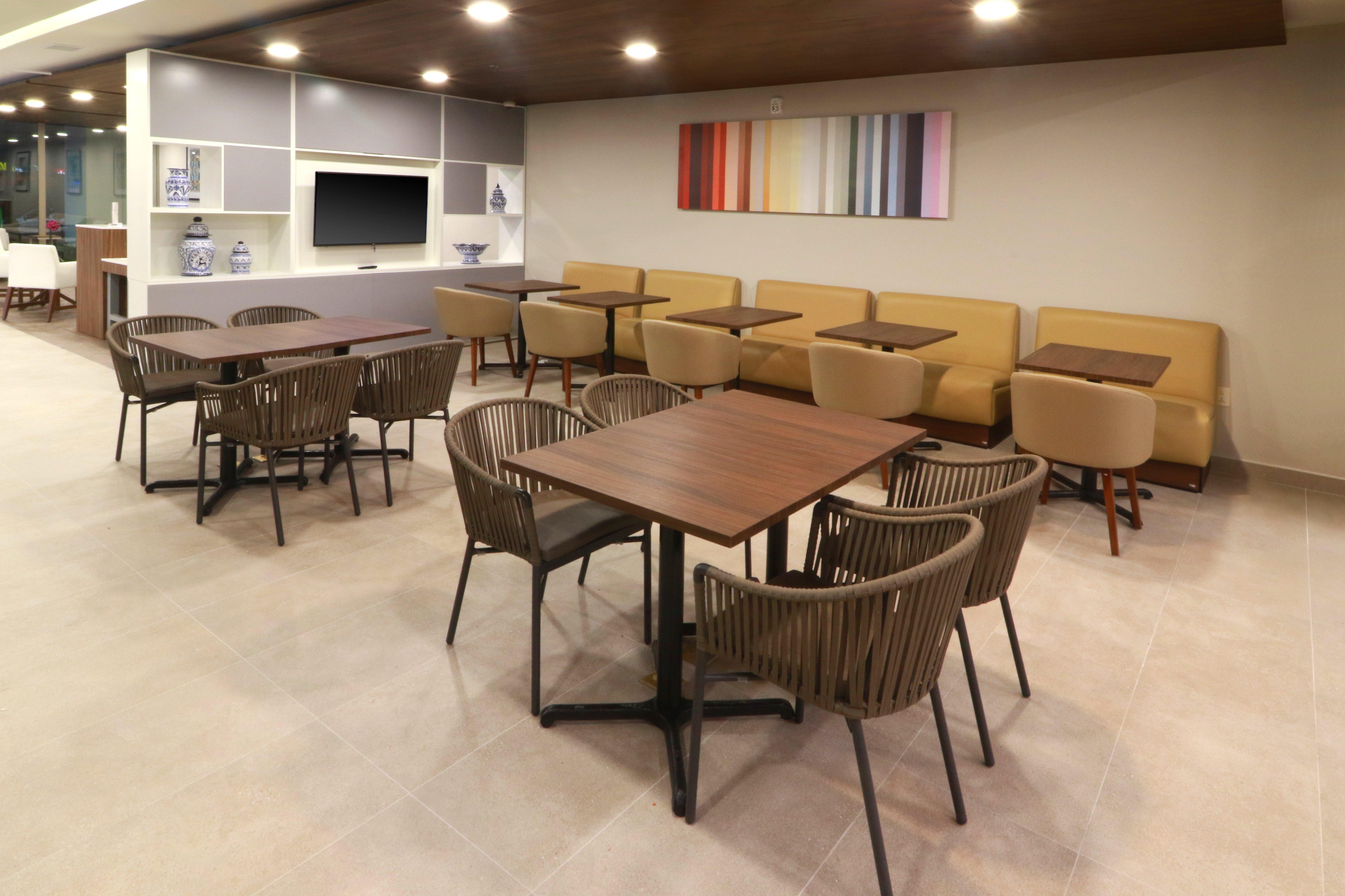 Holiday Inn Express & Suites - Playa Del Carmen By Ihg Exterior photo